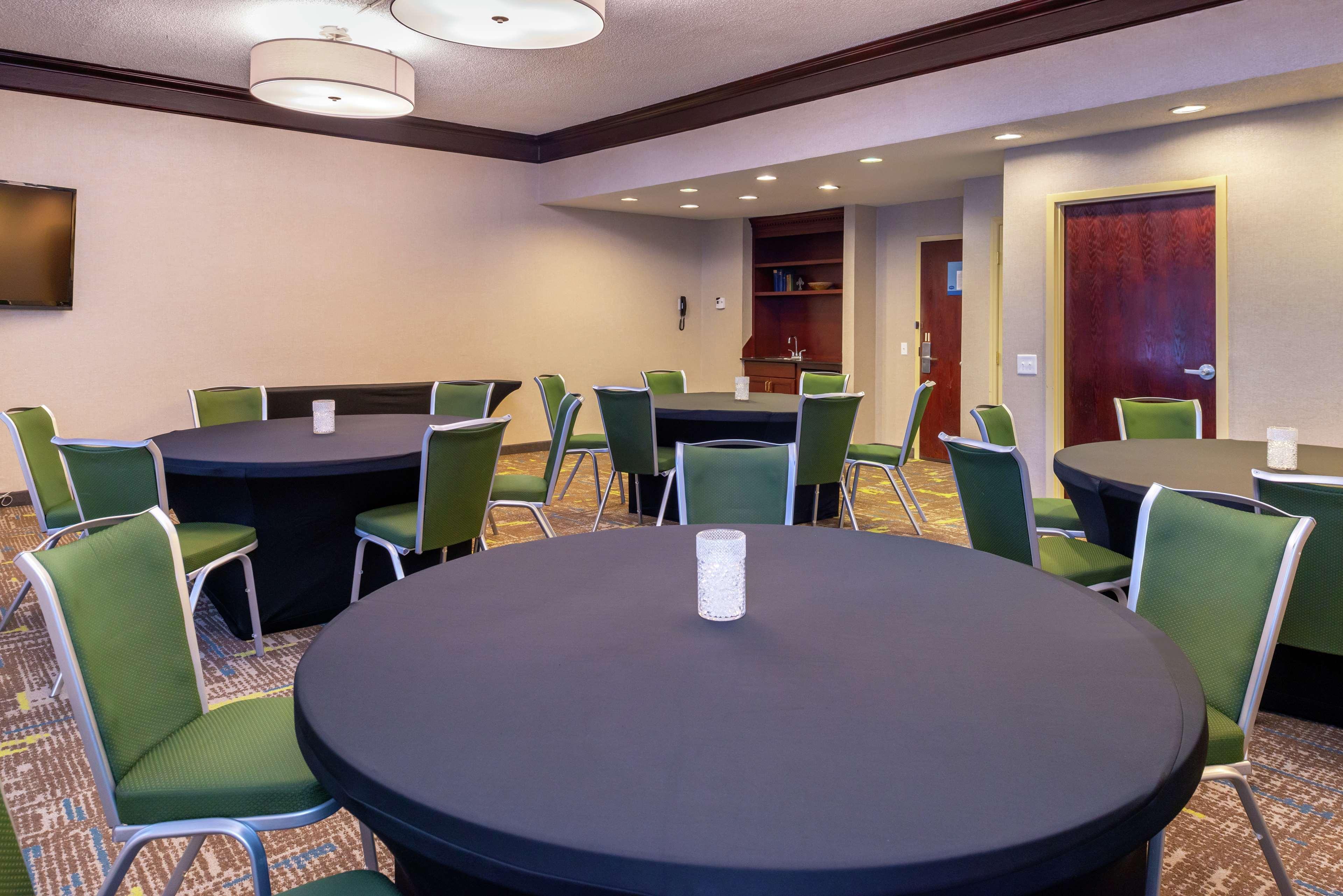 Hampton Inn Greensboro Airport Extérieur photo